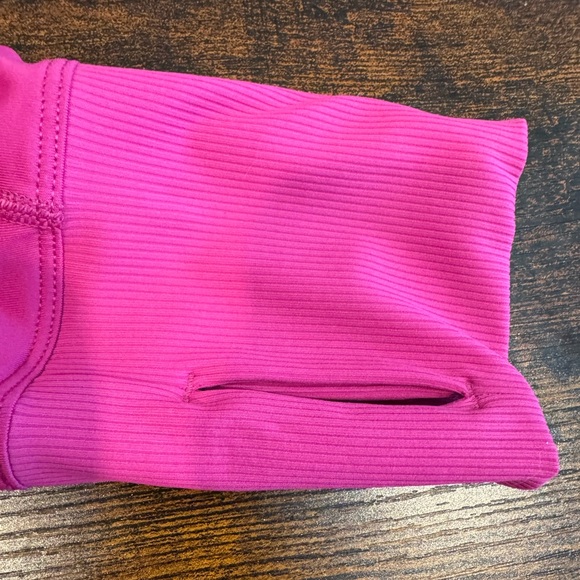 Peloton active wear 1/2 zip jacket - Picture 4 of 7